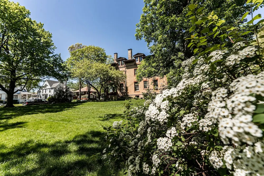 Vrooman Mansion B&B