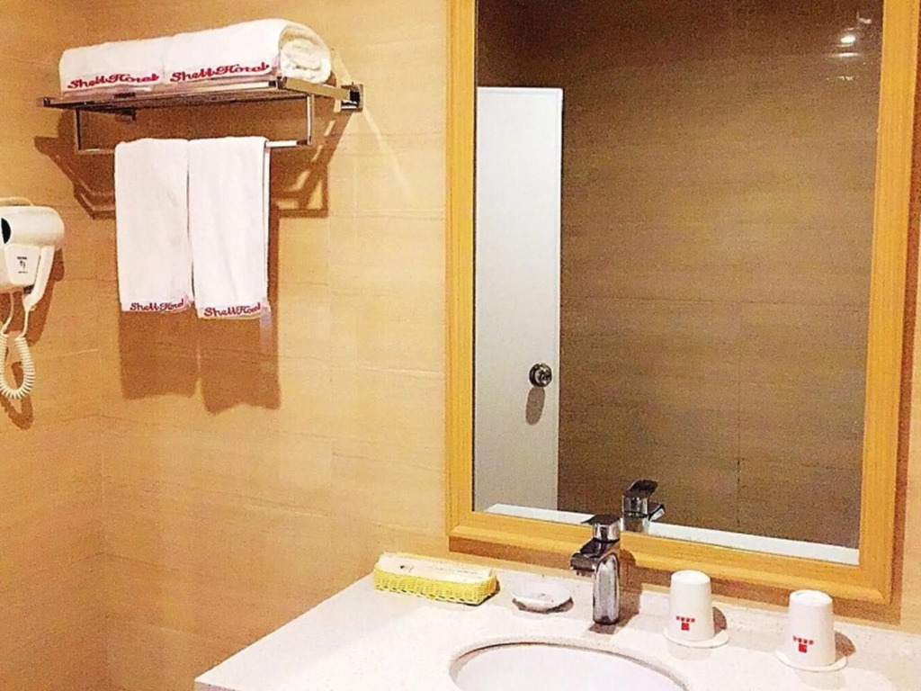 Отель GreenTree Inn Rizhao Donggang Area Haina Shopping Mall Shell Hotel
