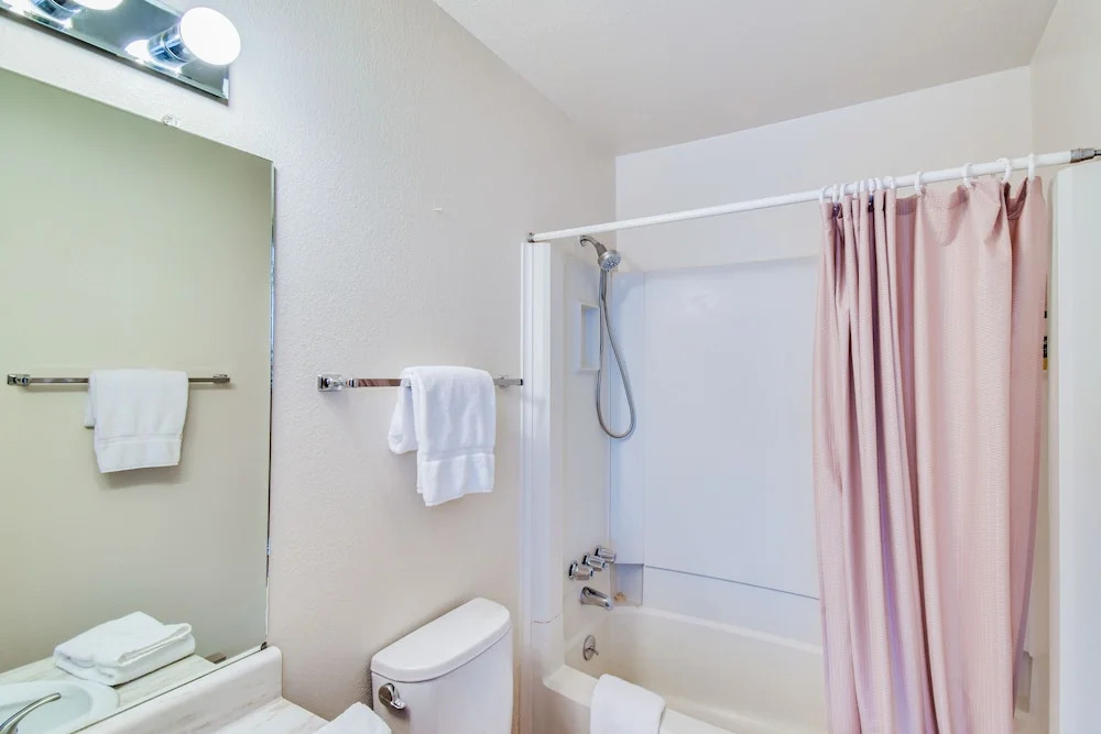 Central Steamboat Condo: Outdoor Hot Tub & Pool!