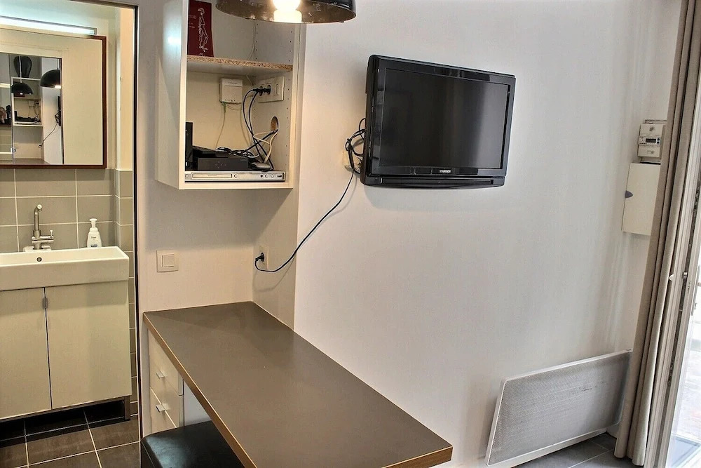 S05003 - Sophisticated Studio for 2 People in the Latin Quarter