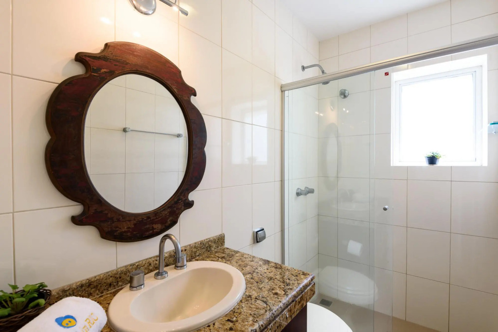 50m from Leblon Beach sleeps 6 | GU301 Z1