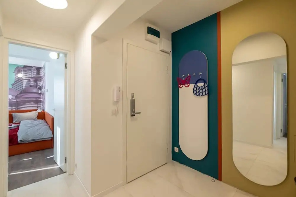 FM Luxury 3-BDR Apartment - Splendid Shapes