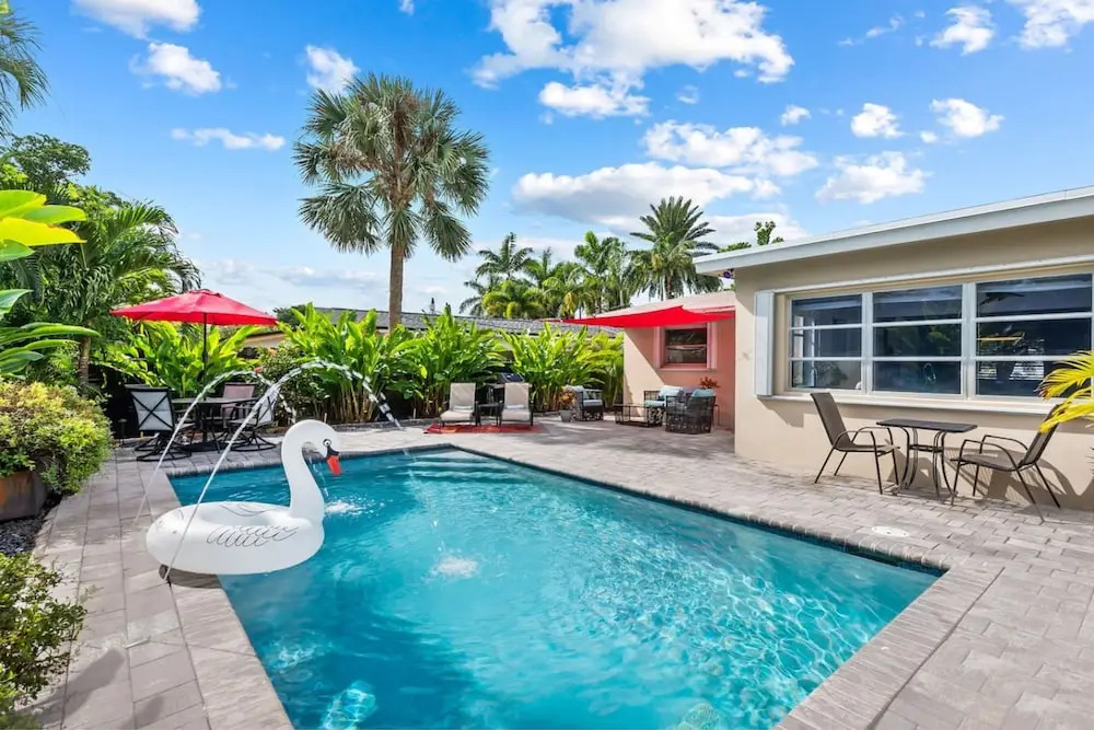 Oasis Backyard With Heated Pool Oakland Park