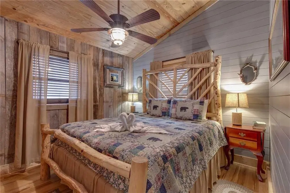 Swiss Bear Haus - Four Bedroom Cabin