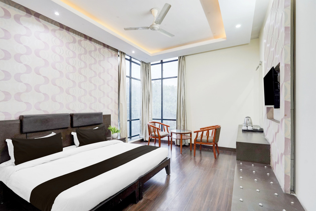 Townhouse Sector 51 Noida Near Metro Station