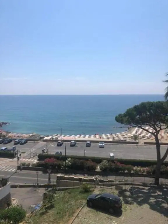 Guisci Beach House