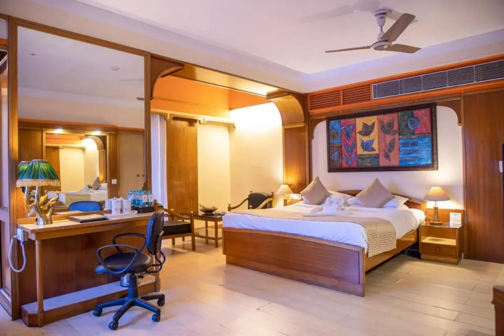 Hotel Rajmahal