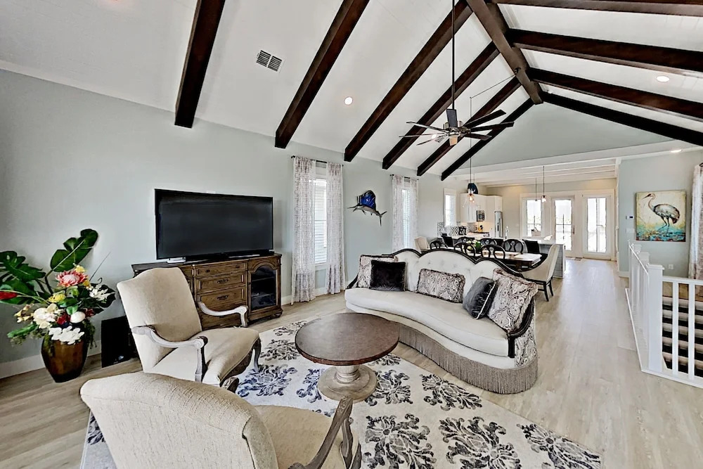148 Sea Rocket Lane House by RedAwning