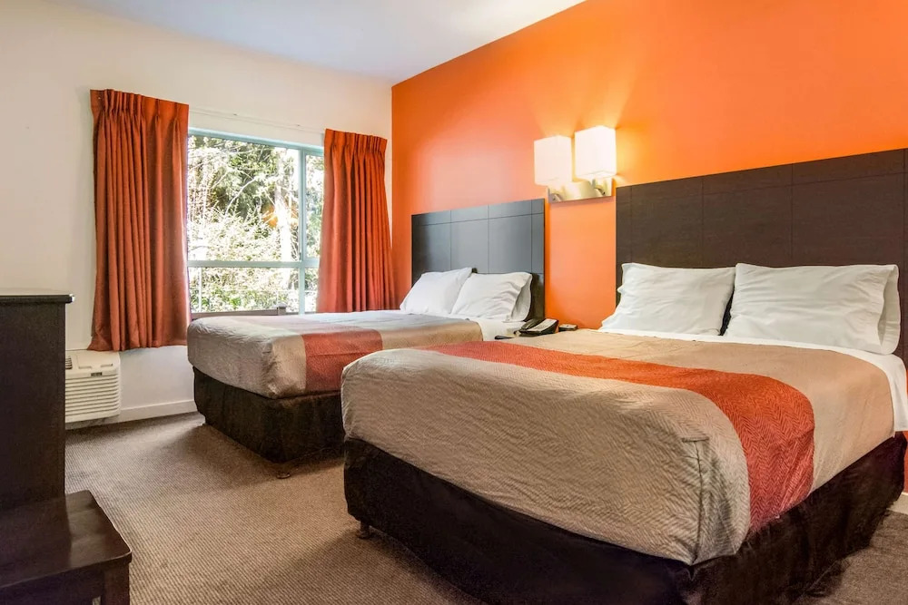 Econo Lodge Surrey