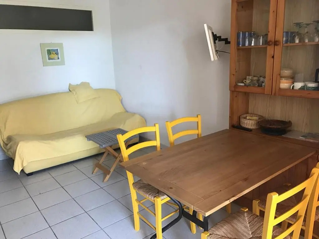 AS8314 - P2 Cabine dans une résidence avec piscine, parking privé et belle vue chenal