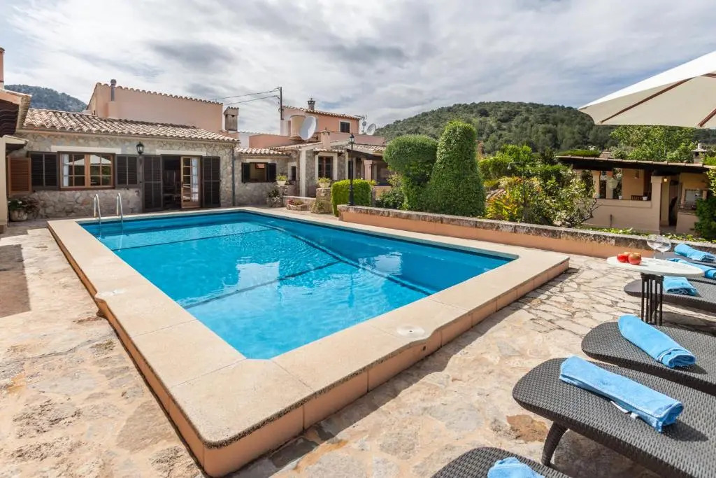 Villa Fullos by Sealand Villas