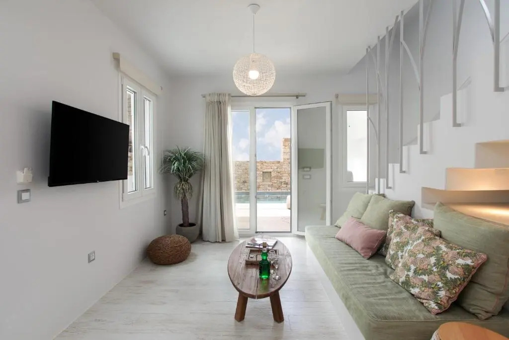Sunday Luxury Suites