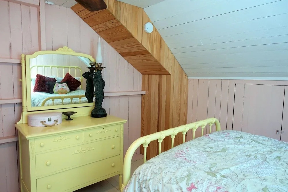 Where the Sun Sets 3 Bedrooms 1 Bathroom Home