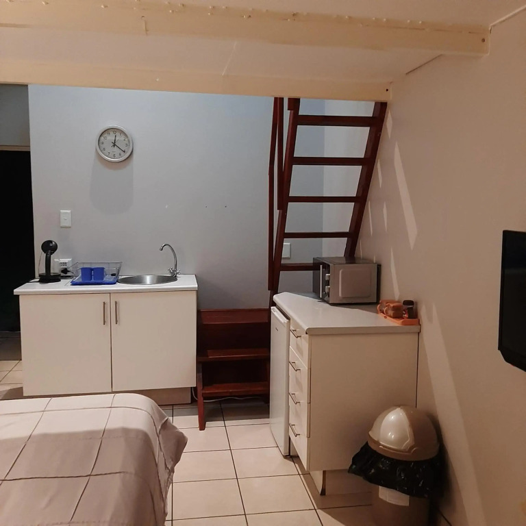 The Cradles Rest Guest House