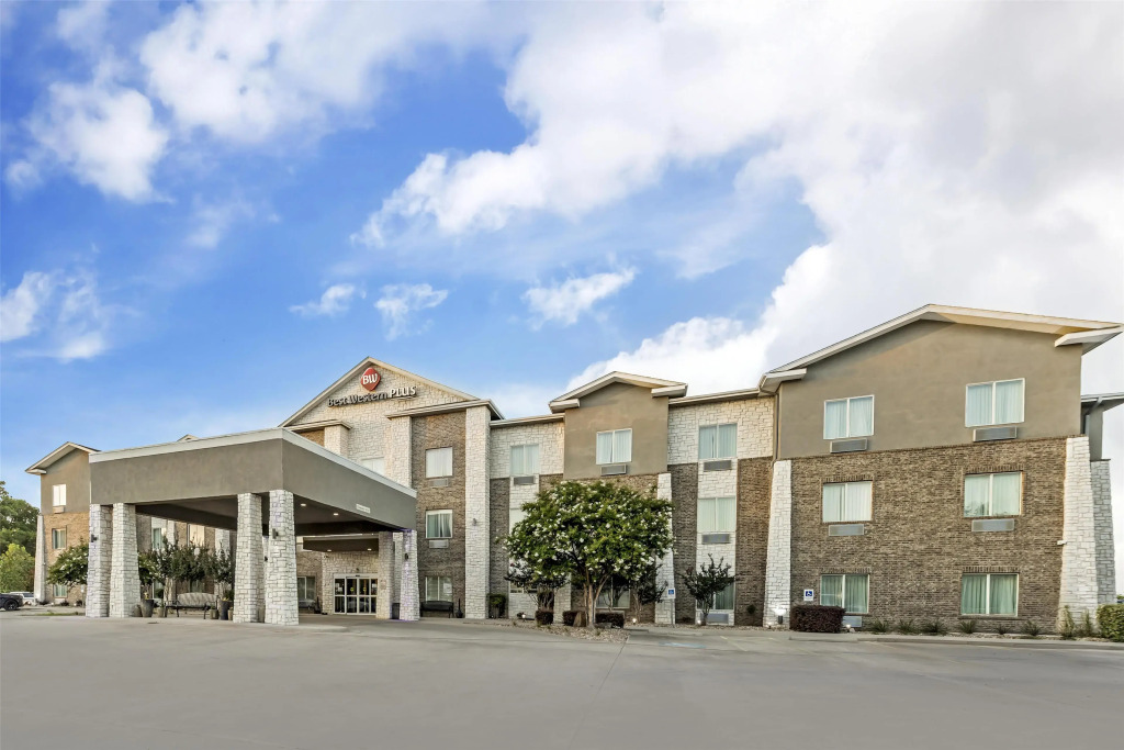 Best Western Plus Sand Bass Inn and Suites