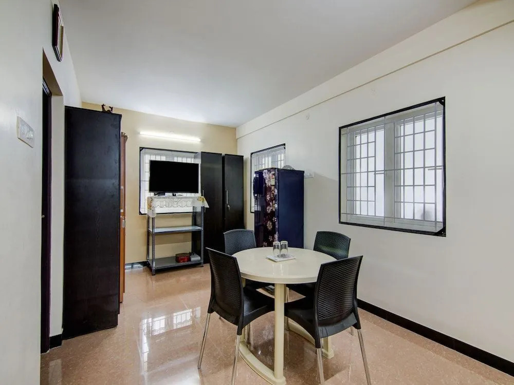 OYO Flagship 24147 Royal Stay