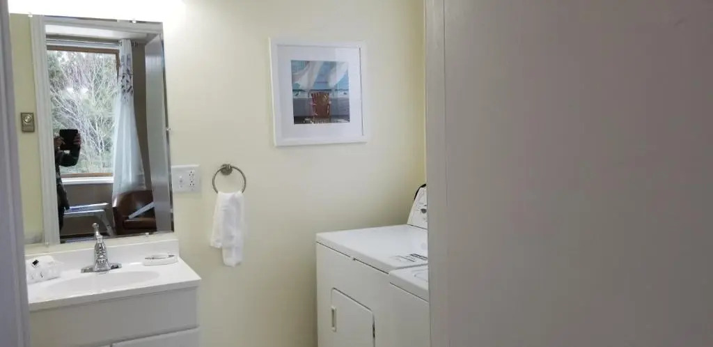 Mountainside Hideaway Cottage & Suites