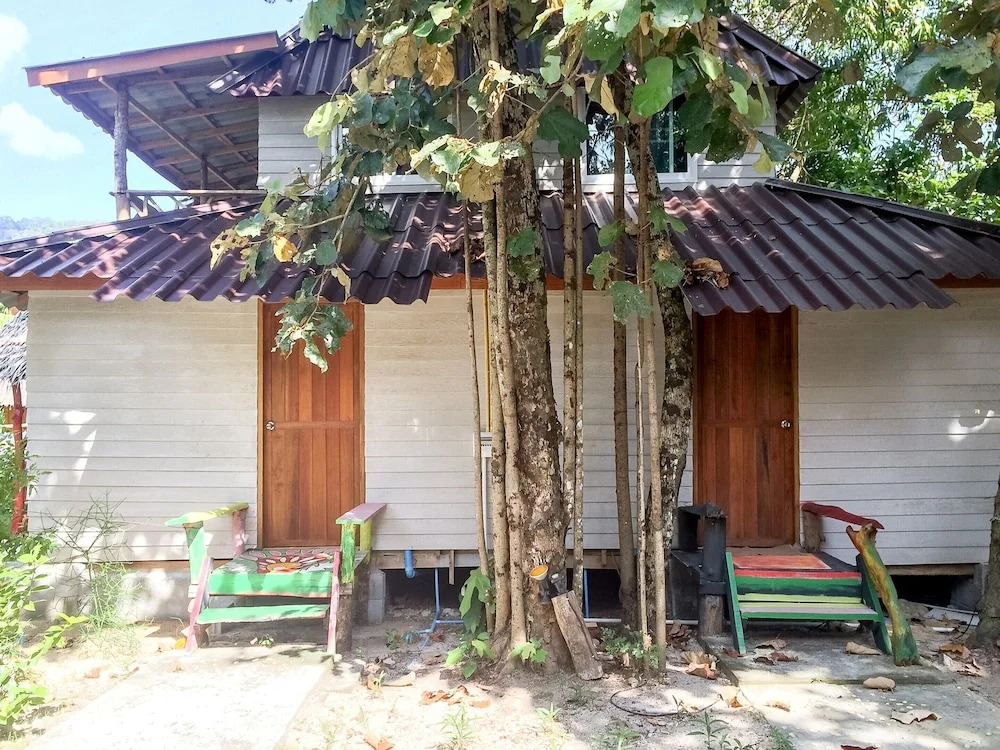 Wild Flower Hostel Koh Lanta