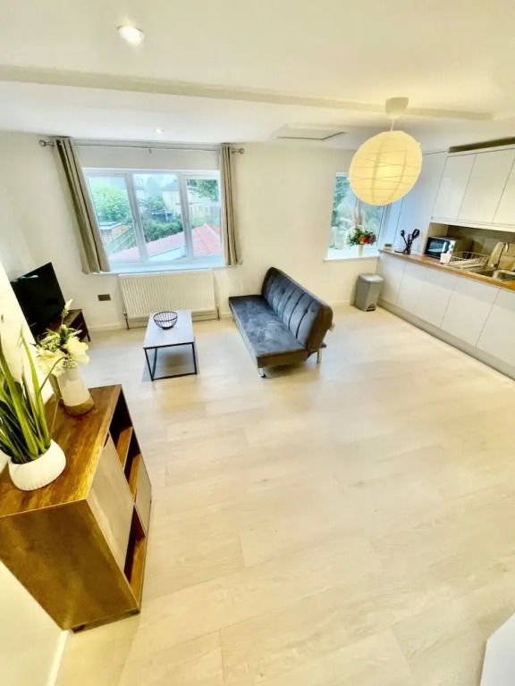 Cambridge Cozy 2 Bedroom Apartment 5 Sleep