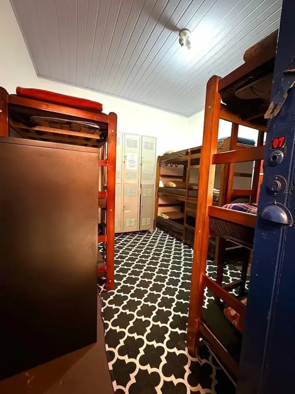 Pinheiros Hostel & Food