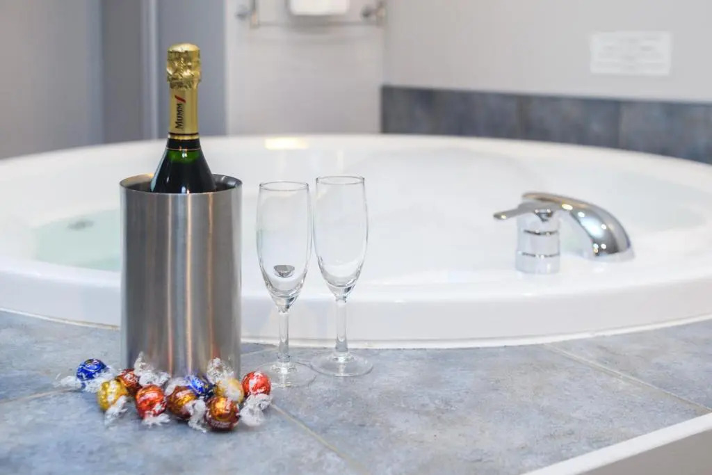 Aubyn Court Spa Motel