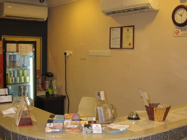 Three Top Hotel