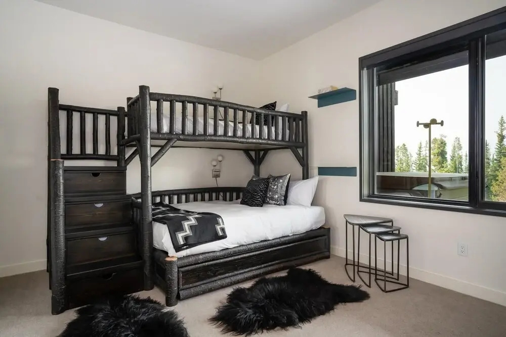 12a Treeline 5 Bedroom Townhouse by Moonlight Basin Lodging