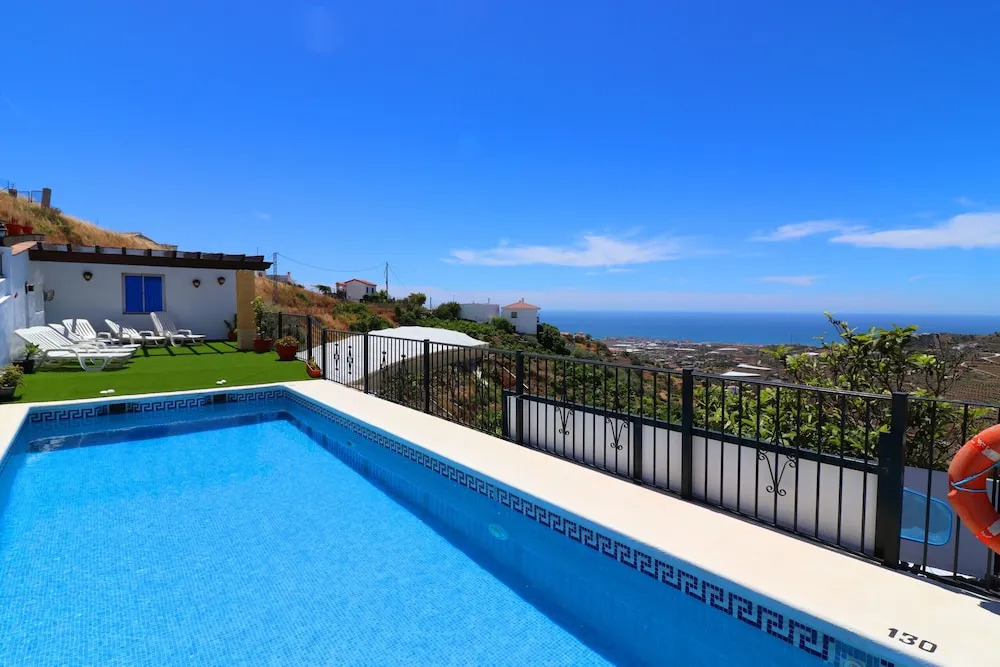 1090 Villa las Flores