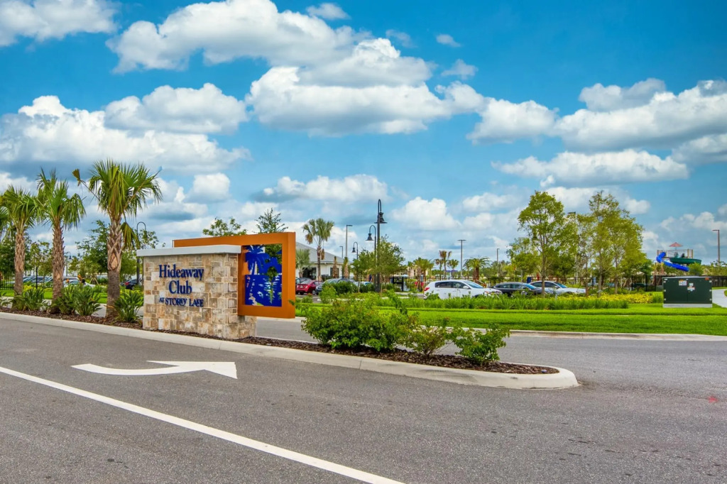 Super luxury home with cinema and game room near Disney