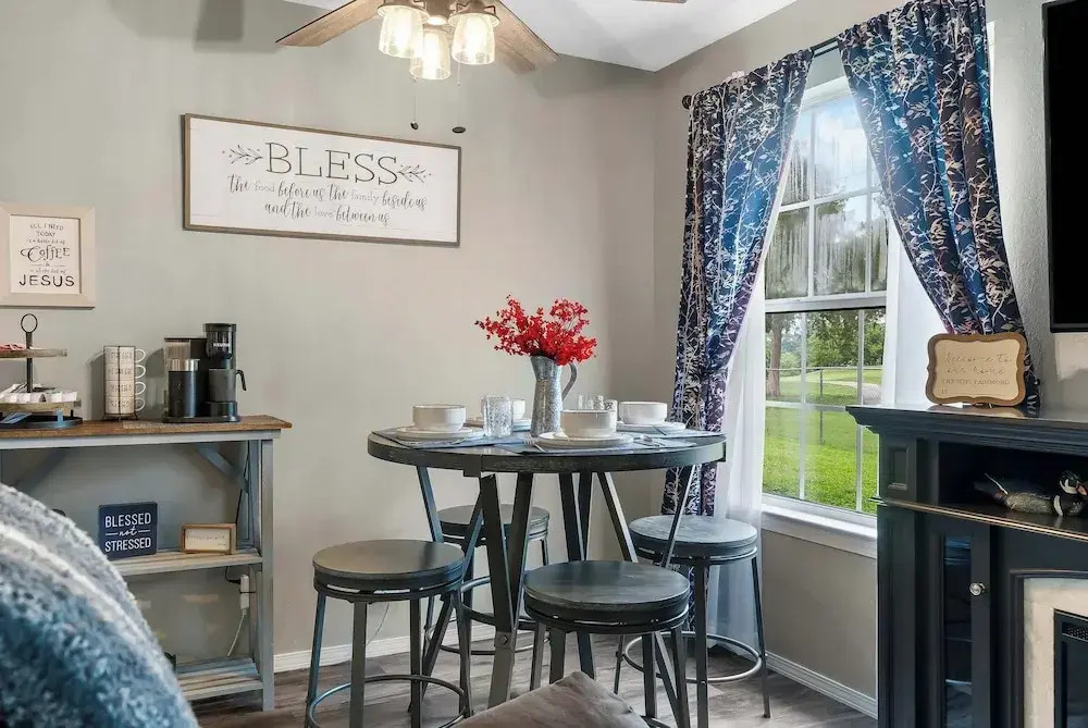 Fallcreek Haven - A Chic Retreat