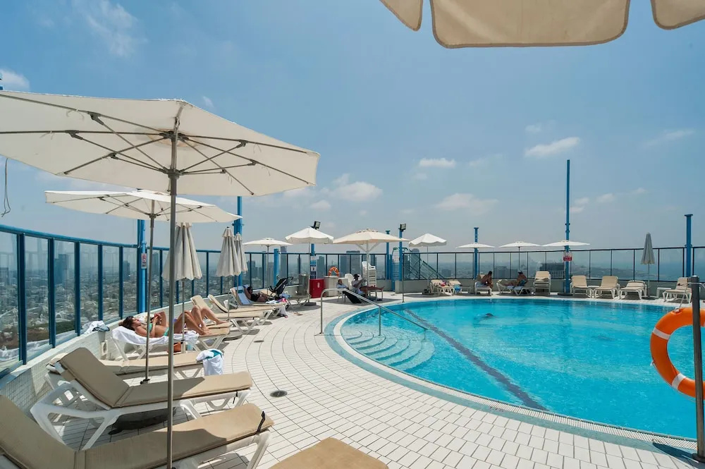 Luxurious 2BR w/ Panoramic Sea View by Sea N' Rent