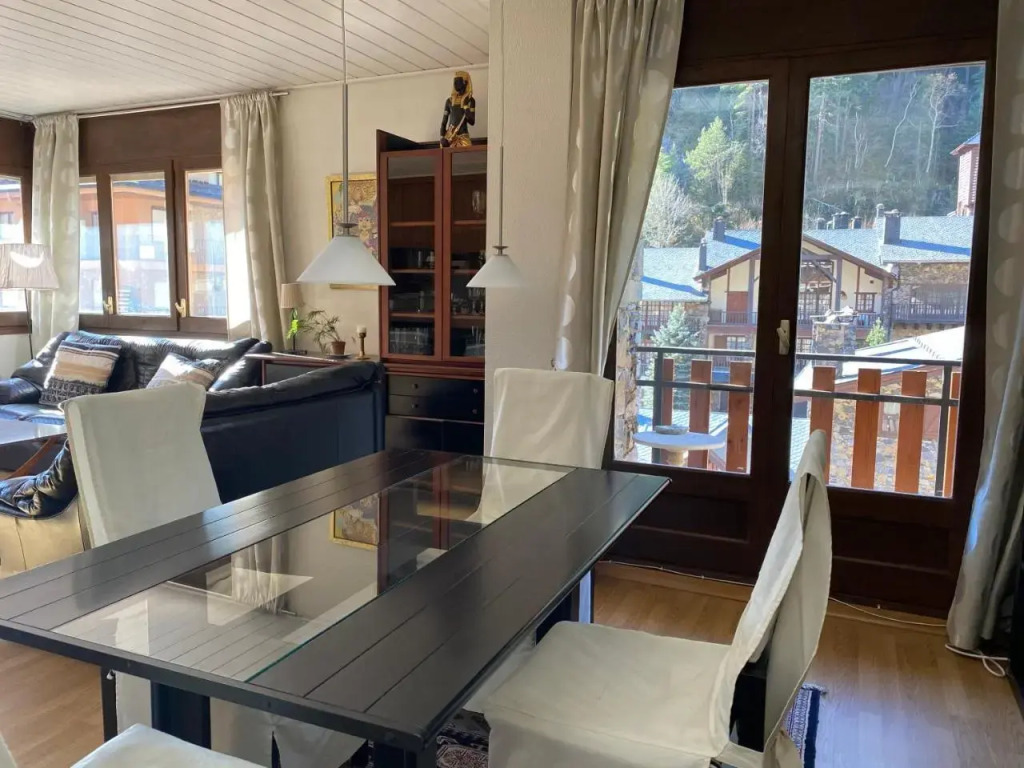 Areny Arinsal hasta 6 personas