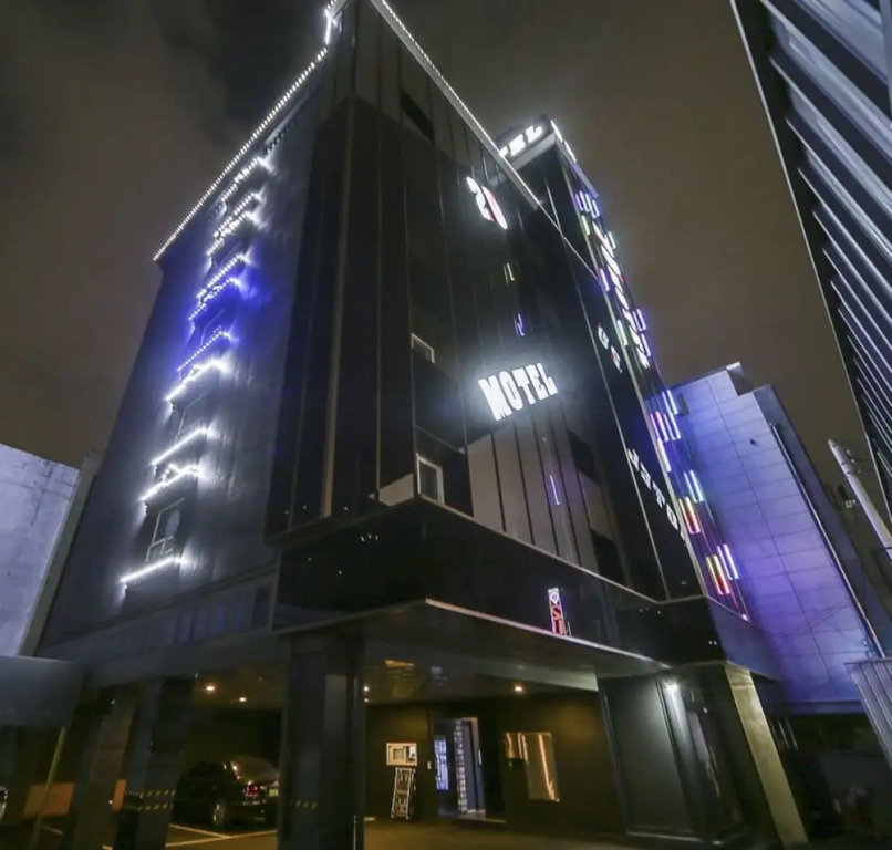2U Motel