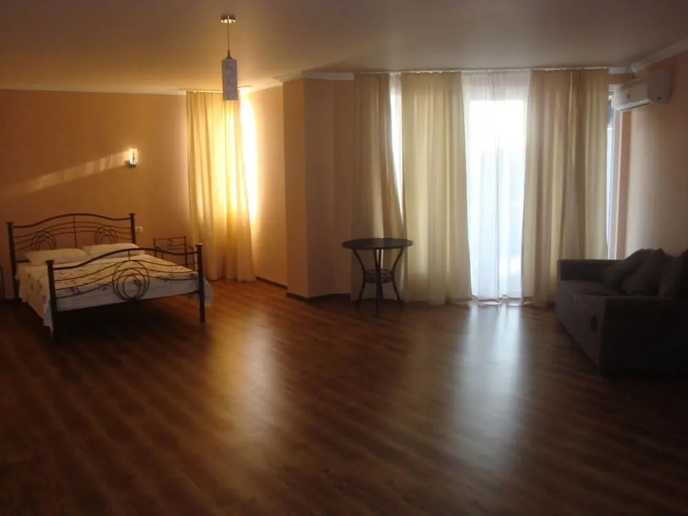 Argo Hotel
