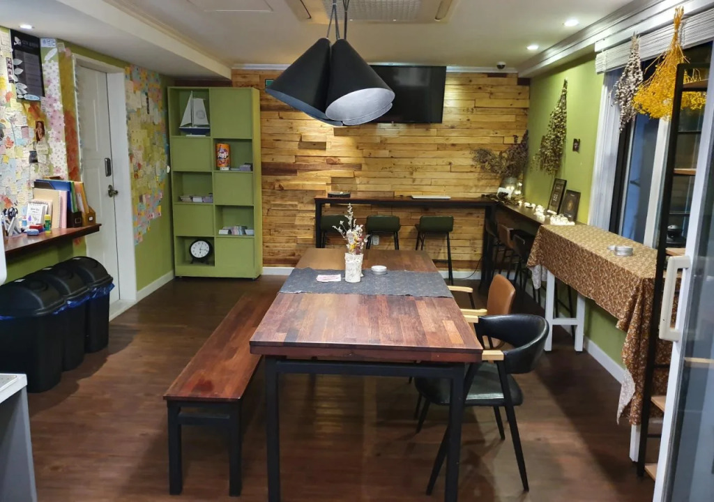 Elephant Hostel Nampo