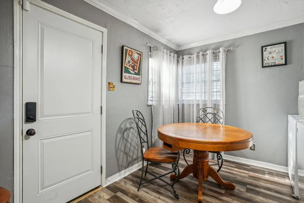The Old Downtown Historic Grand Prairie House 4 Bedroom Home by RedAwning