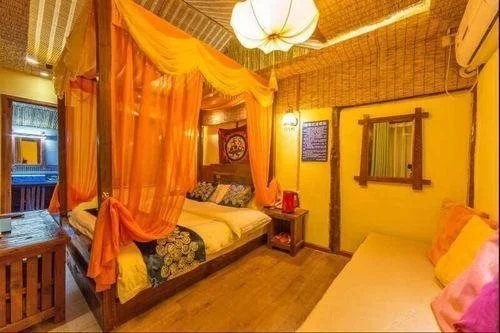 Floral Hotel·Yunjing Zhinan Hotel(Dayan Gucheng dashuiche store)