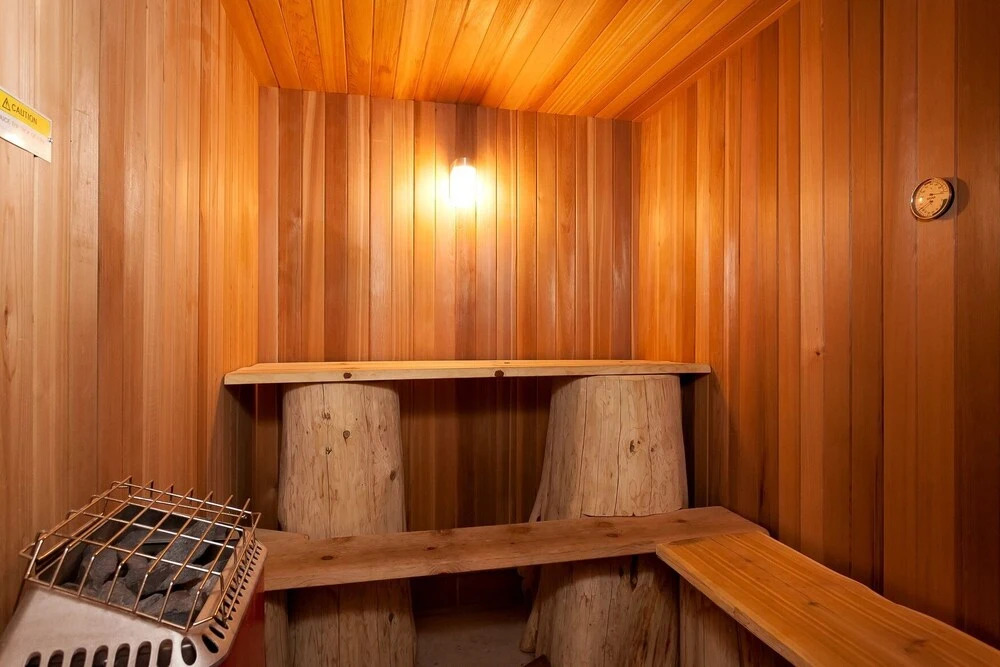 No.7 Gorgeous Shasta Pines Log ! New Spa! 5 Bedroom Home