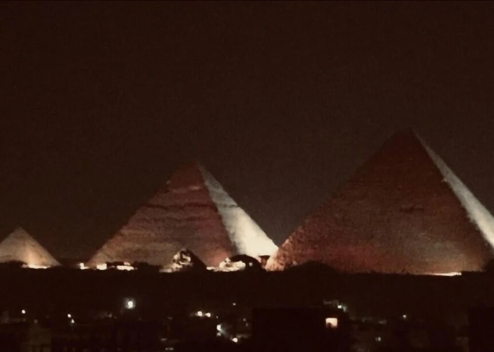 boulevard Pyramids view inn