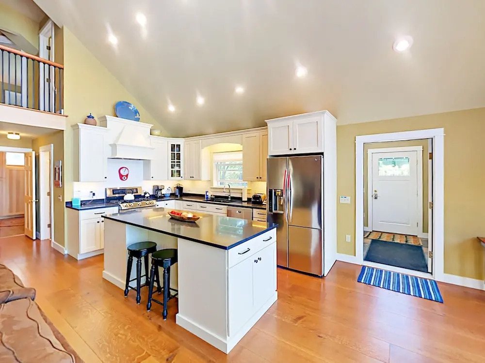 24 Meadow Point Rd Cottage 3 Bedrooms 2.5 Bathrooms Cottage