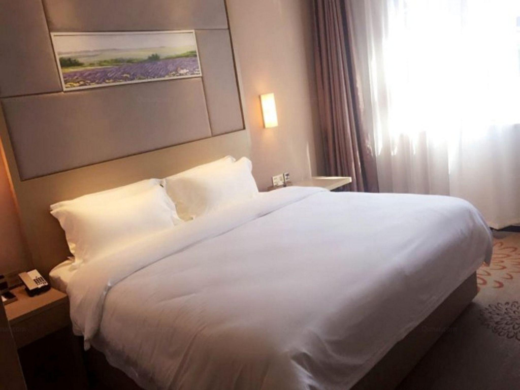 Lavande Hotel Shanghai Zhangjiang Guanglan Road Subway Station Branch