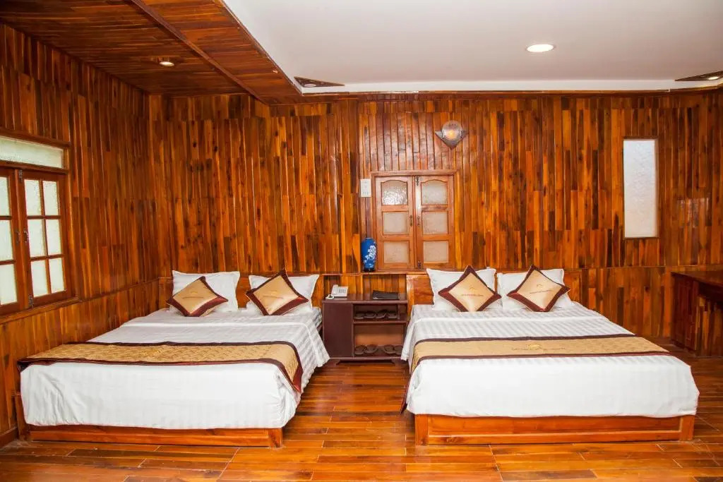 Satraco Royal Hotel