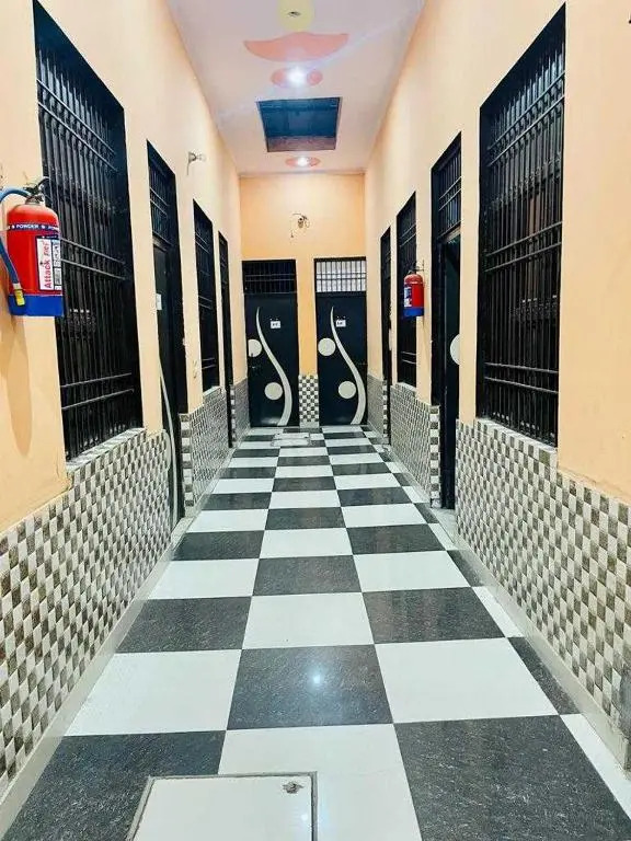 OYO Hotel Royal Apple