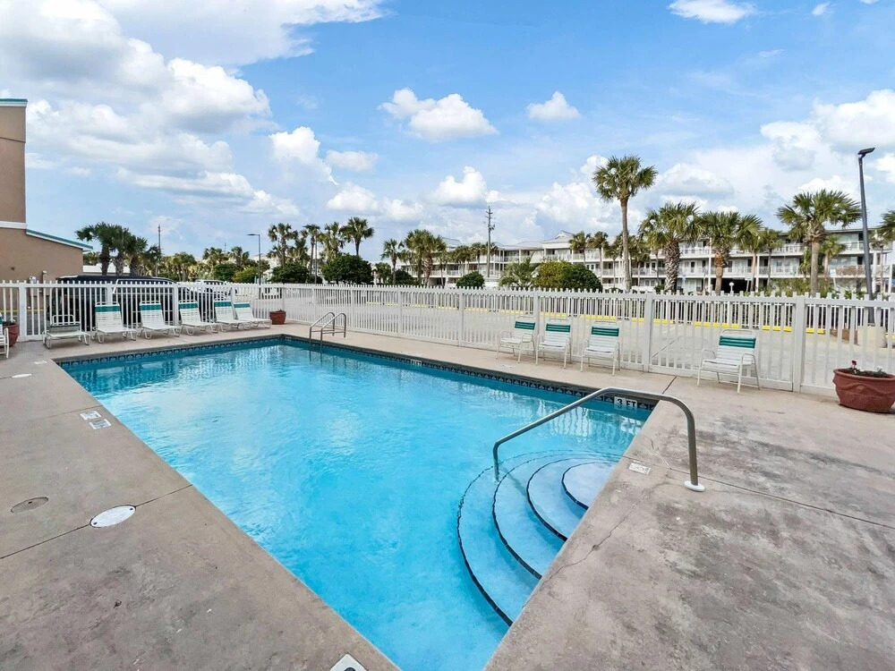 Crystal Sands West 308a by Destin Getaways