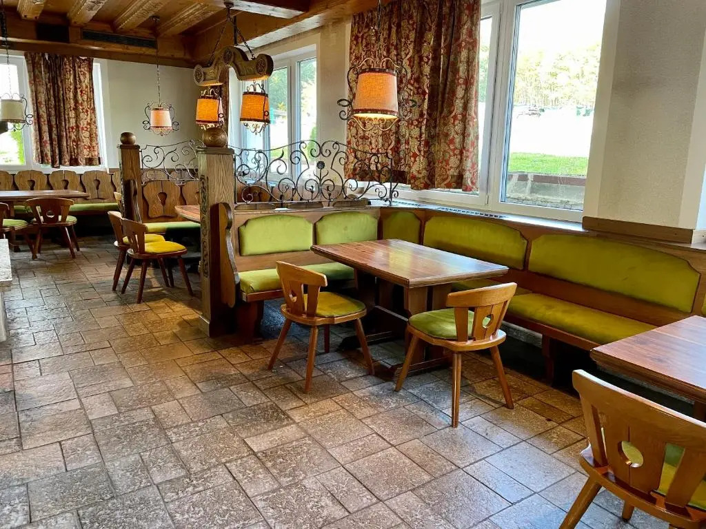 Mountain Hotel & Hostel