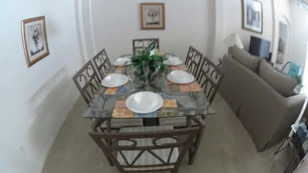 916 Balmoral Dr. 4 Bedrooms, 3 Bathrooms