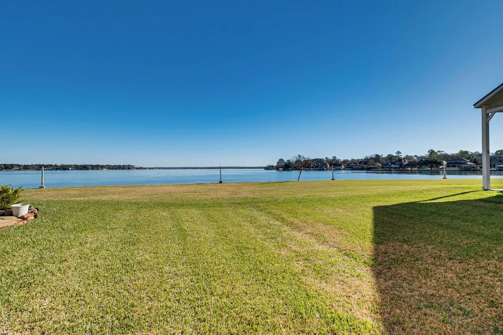 Steps to Lake Conroe! Condo w/ Balcony & Views