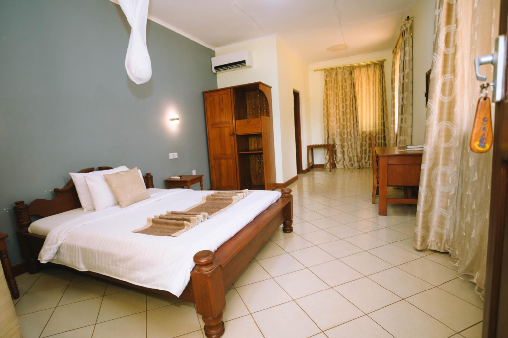 Keys Hotel Mbokomu Branch