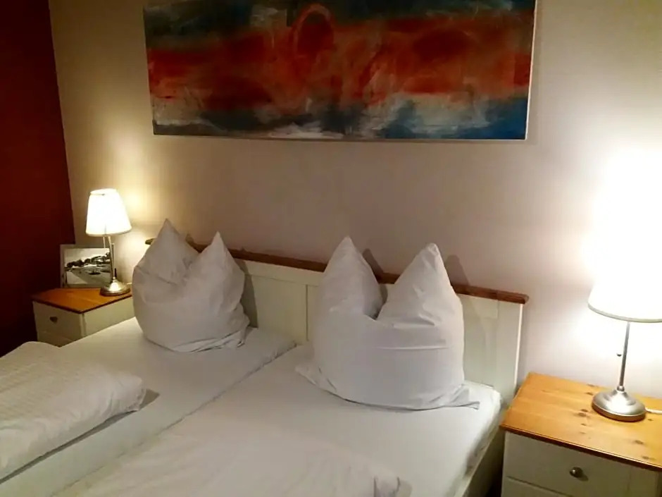 Strandhaus Edersee - Kaminzimmer, Seeblick, Badestrand, Seeterrasse