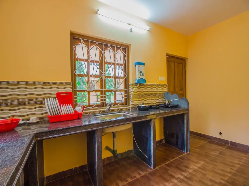 OYO 14484 Home 2BHK With Balcony Utorda Beach